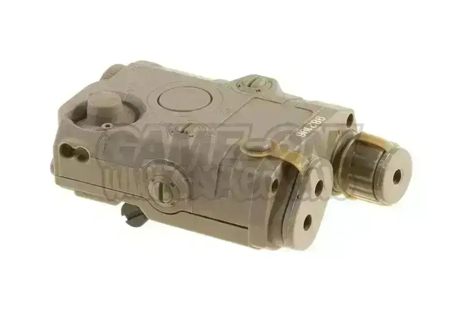 AN/PEQ-15 Batteriboks - FDE - Game-On.no