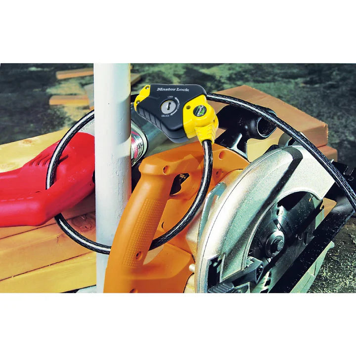 MasterLock - 10mm Justerbar Kabellås med Nøkkel - 4.5m Lang - Game-On.no