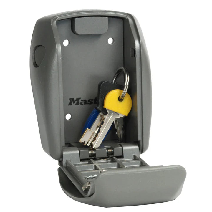 MasterLock - Forsterket Veggmontert Nøkkelboks med 4‑sifret Kode - Game-On.no