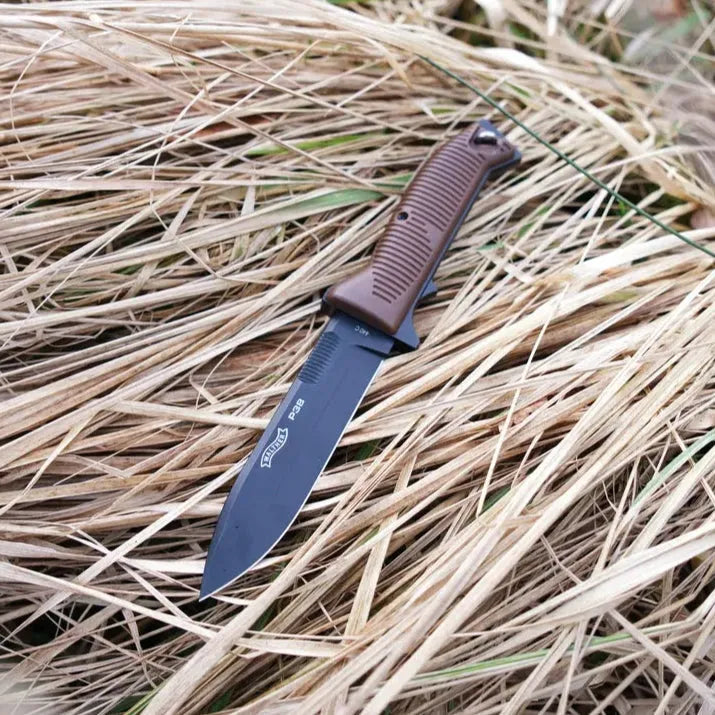 P38 Kniv - Med Lærslire - Lisensiert - Game-On.no