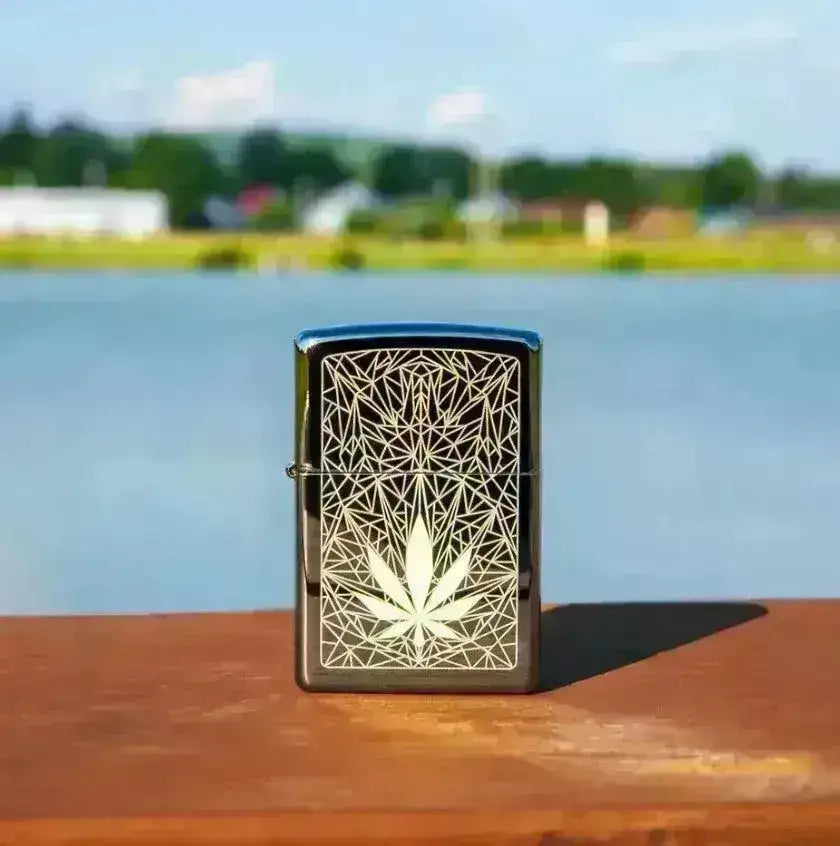 Zippo Lighter - Cannabis Design Black Ice - Game-On.no